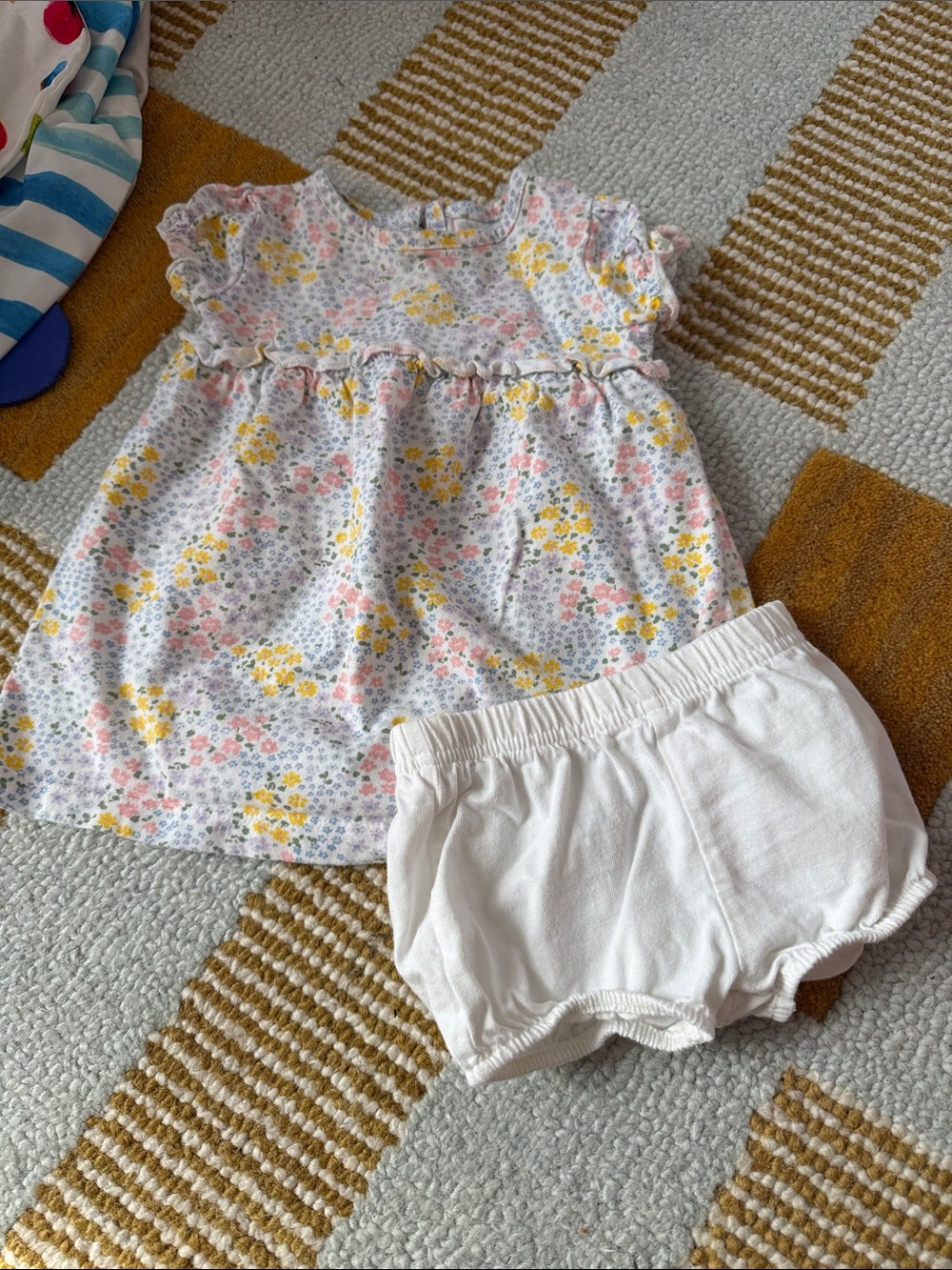 Carters cotton floral shirt and shorts set size 6m